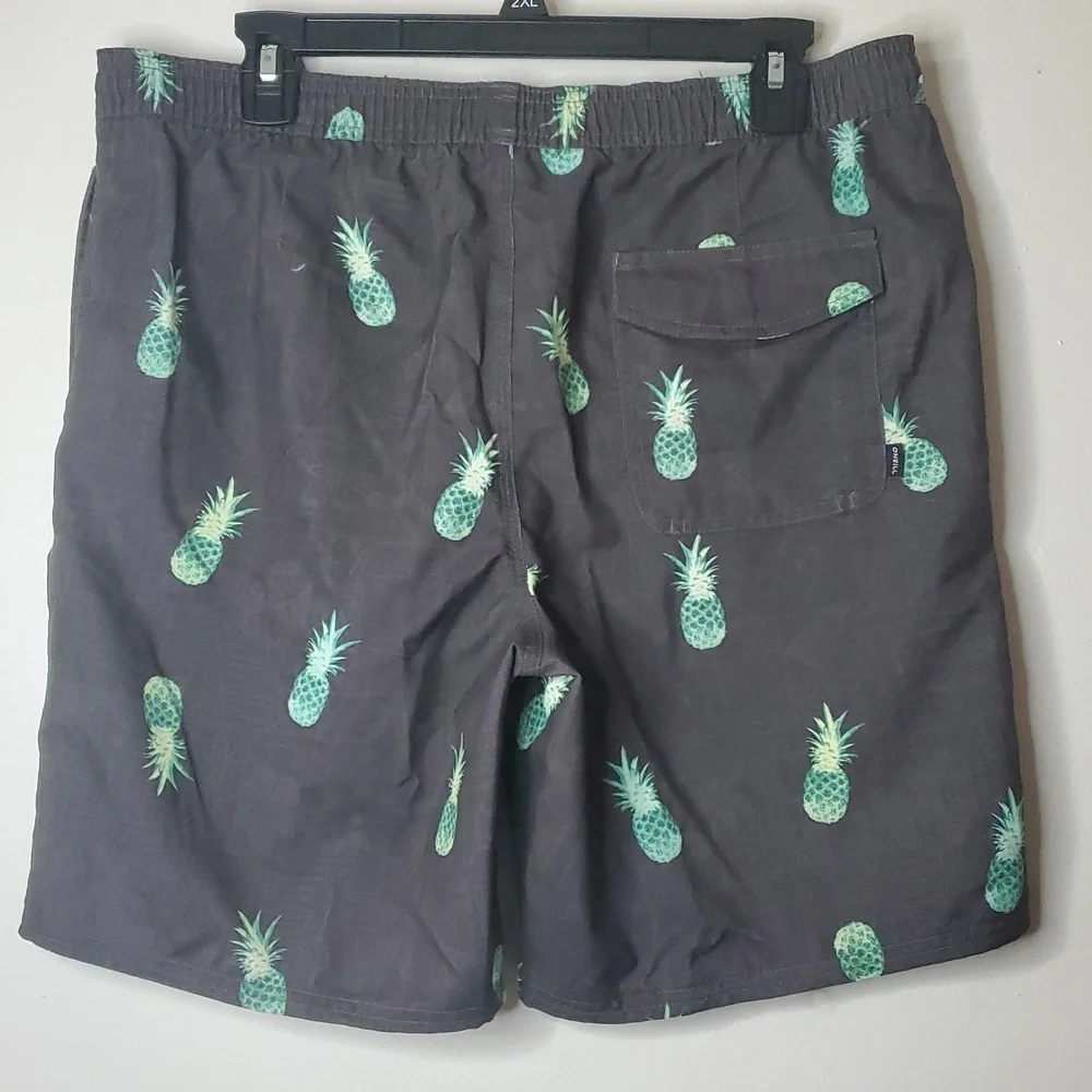 NWT Mens O'neill Pinnapple Swim Trunks Size Medium Unlined Grey Novelty Print